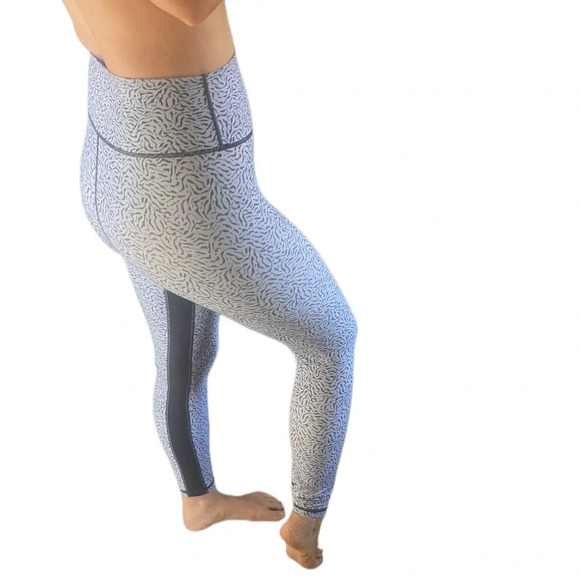 NEW all fenix Athletic High Waisted leggings Animal Print Size M. Blue Women’s - Picture 2 of 5